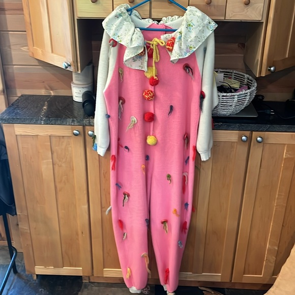 Vintage HAPPY CLOWN SUIT Costume PINK white PomPom button FLOWER COLLAR 46”chest - Picture 3 of 14